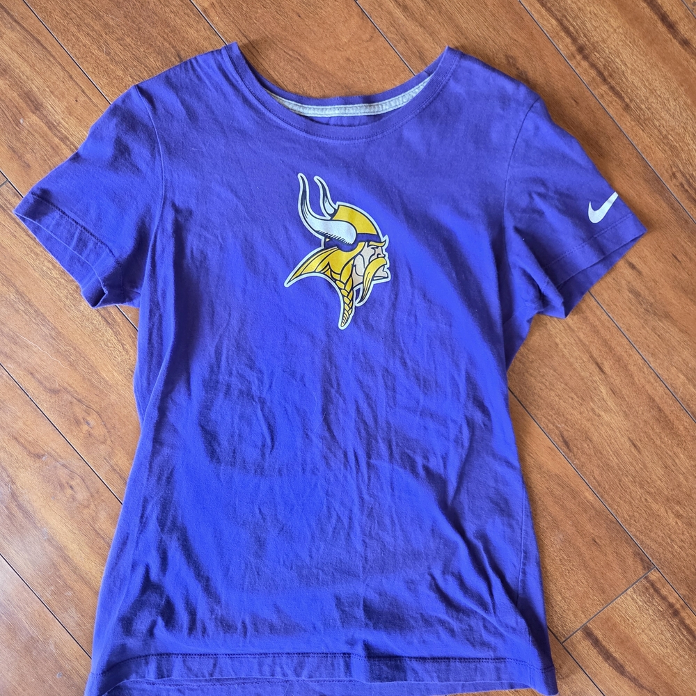Woman's Nike Purple Minnesota Vikings Peterson Tee - Size L